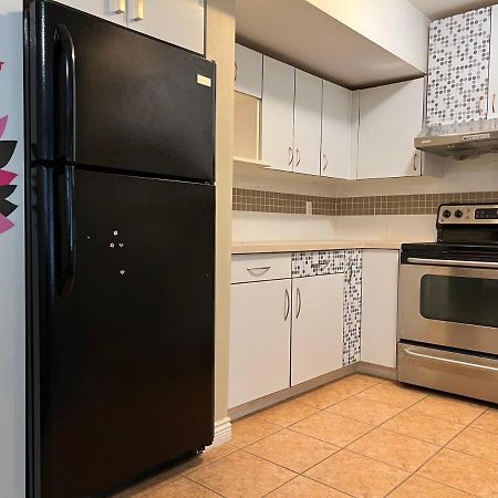 One Bedroom, One Living Room, One Kitchen And One Bathroom With Independent Access 列治文 外观 照片