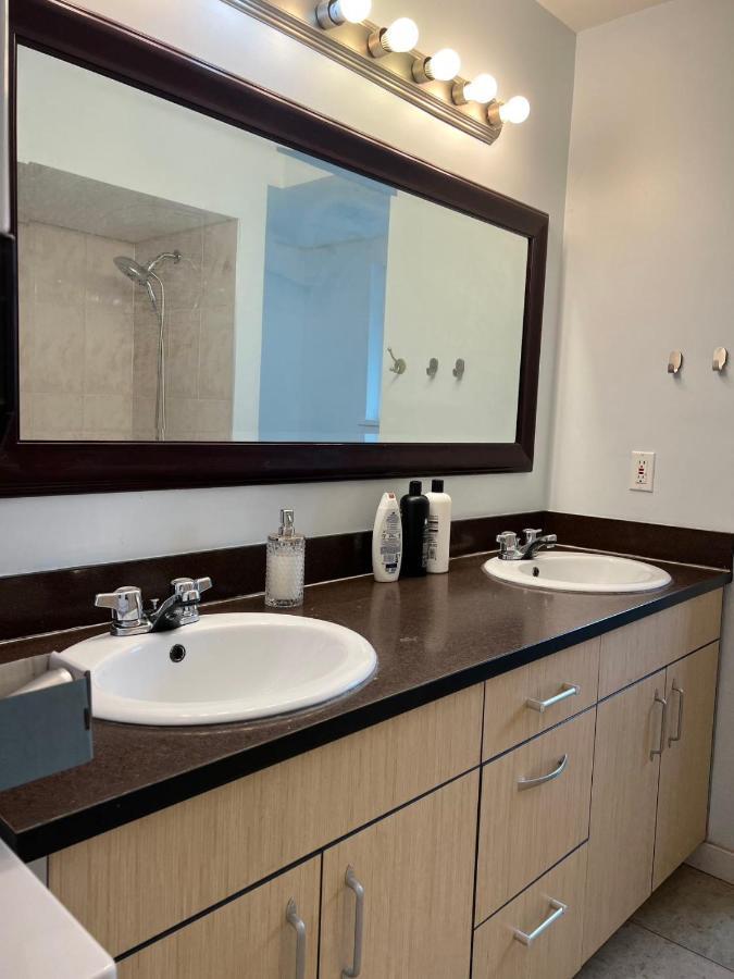 One Bedroom, One Living Room, One Kitchen And One Bathroom With Independent Access 列治文 外观 照片